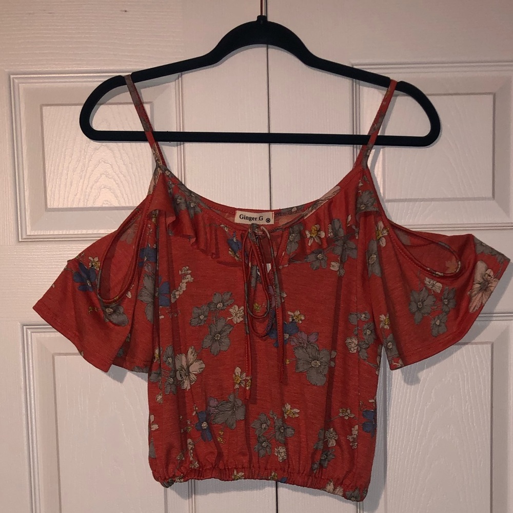 Ginger G Cutout Shoulder Crop Top